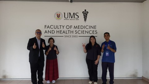 With the Dean of the Faculty of Medicine & Health Sciences